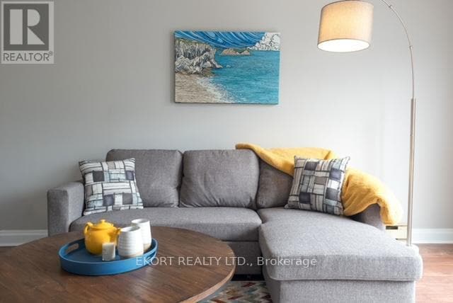 Photo - 254 Picton Main St