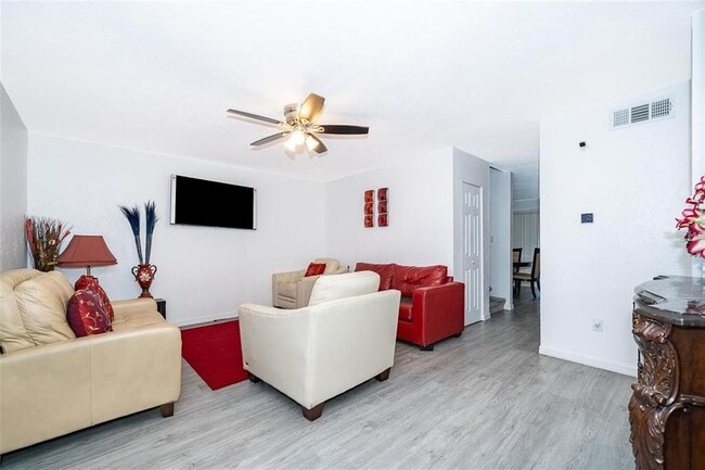 Photo - 2031 Ludlow Ln Unit 3303