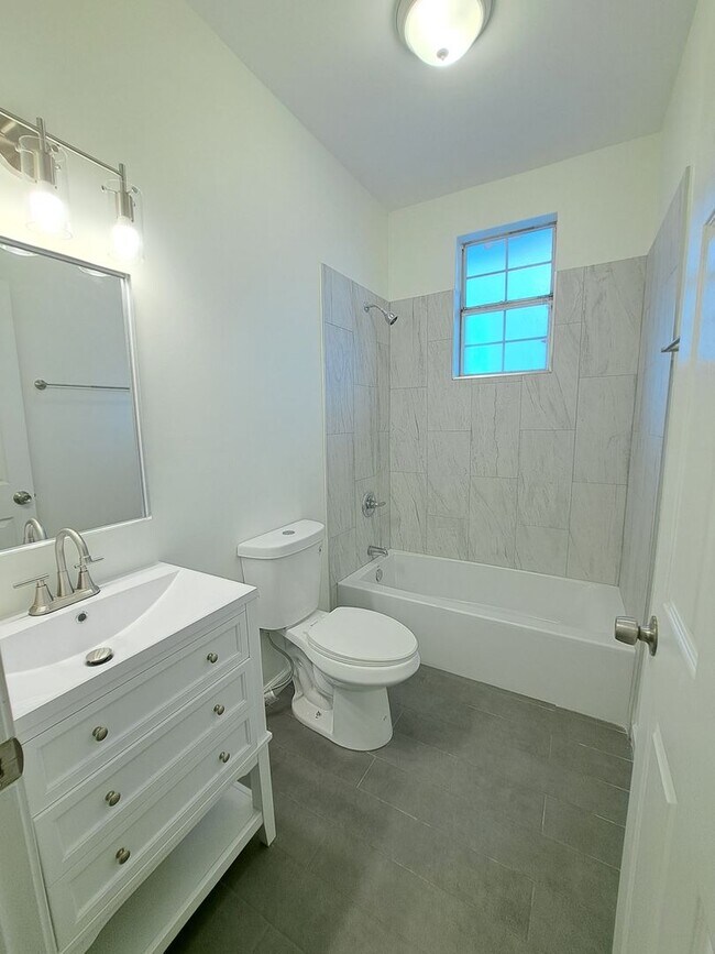 535 S Tonti St Unit 535
