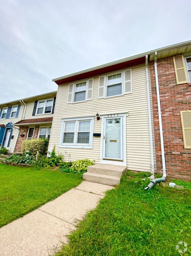 Building Photo - Well-Maintained 3bedroom Rosedale Townhome...