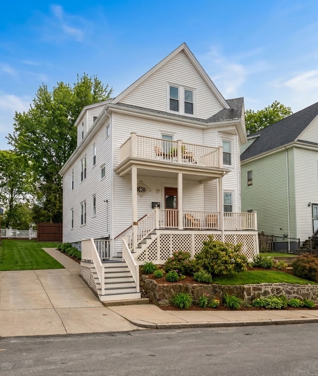 Building Photo - 15 Acorn St Unit 1