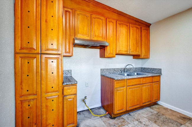 Photo - 8508 Avalon Blvd Unidad 4