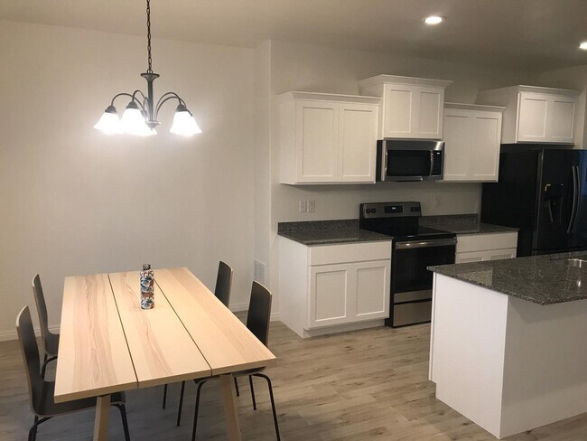 Photo - 449 Willow Leaf Rd