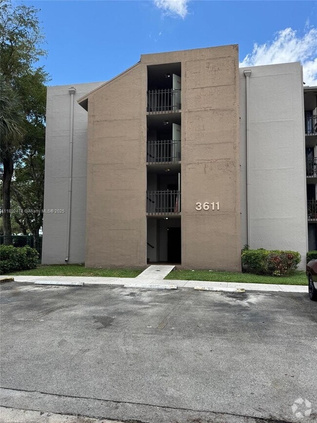 Building Photo - 3611 SW 117th Ave Unit 10-104 Rental
