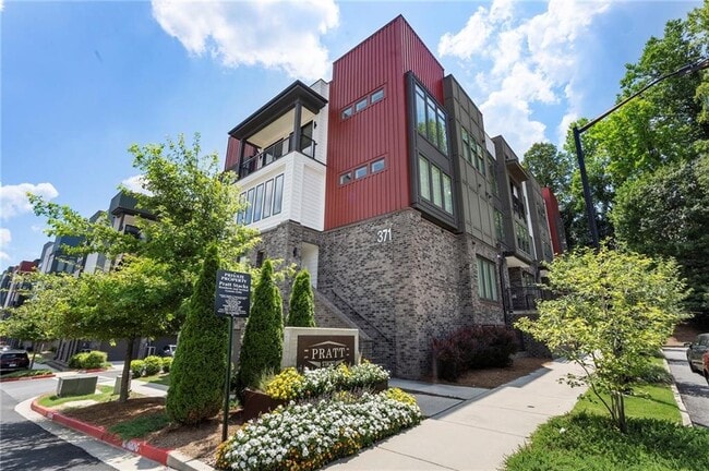 Photo - 371 Pratt Dr SE