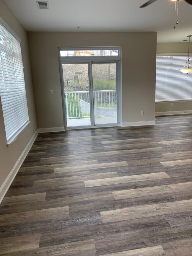 Photo - One Dutchess Luxury Waterfront 1, 2, & 3 Bedroom Apartments homes