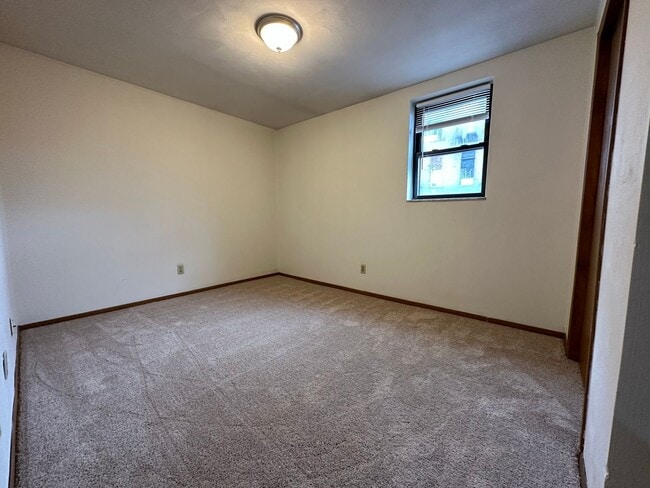 Photo - Large 1BR on Fifth Avenue - Prime Oakland Location! Call Today! Unit 360602R