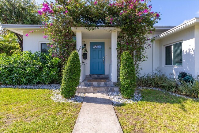 Building Photo - 5920 SW 46th St Rental