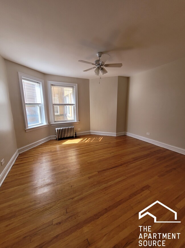 Building Photo - 5028 N Springfield Ave Unit 3E Rental