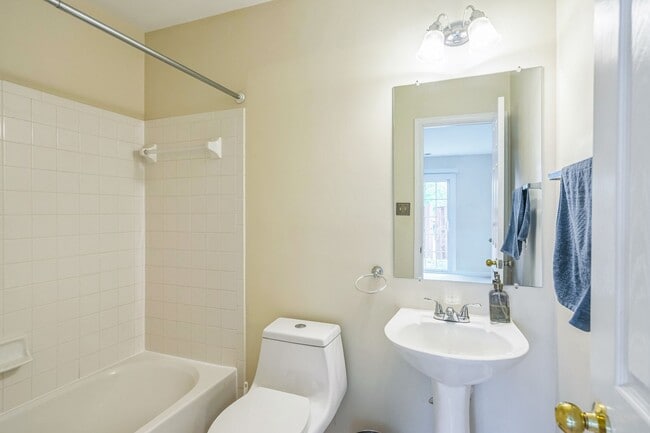 Photo - Comfort & Convenience in the Heart of Sterling