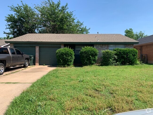 Building Photo - 1317 Lakecrest Dr Rental