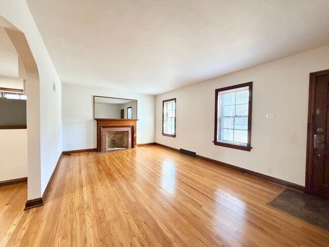 Photo - 4734 Locke Ave Unit 1st floor