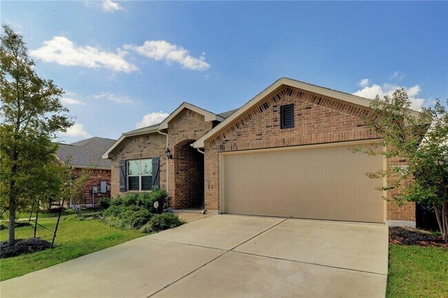 Building Photo - 330 Briar Park Dr