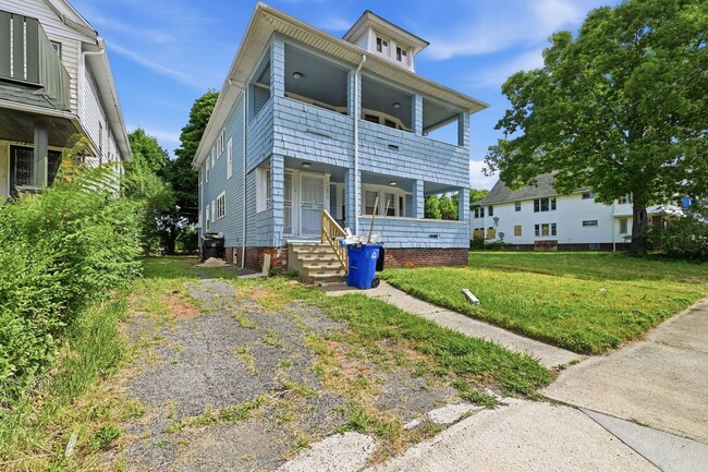 Building Photo - 11611 Fairport Ave Unit Down