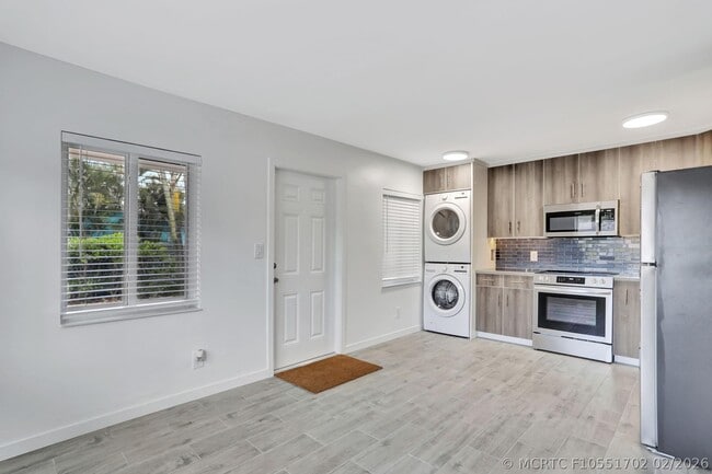 1000 SW 30th St Unit 1