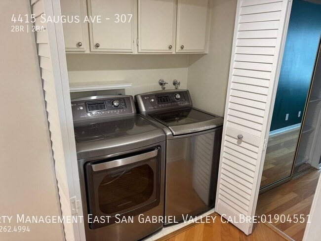 Photo - 4415 Saugus Ave