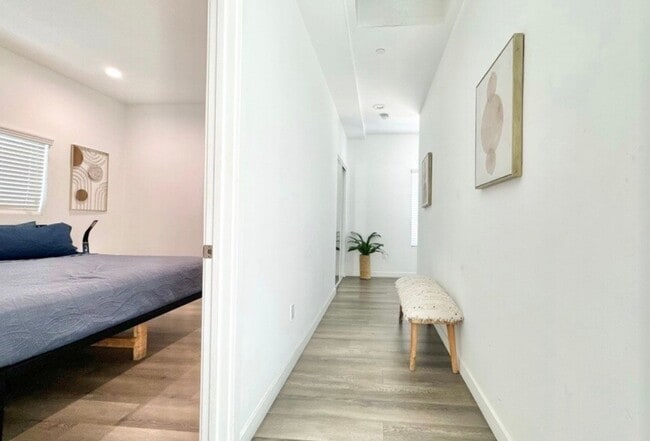 Photo - 1875 W 20th St Unidad #1877