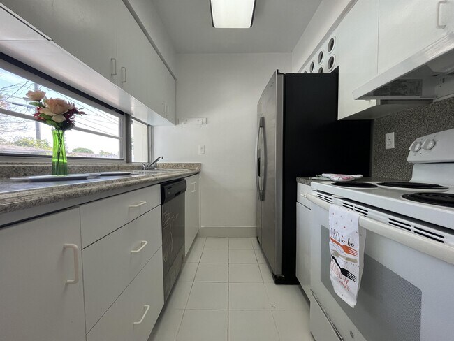 Photo - 10005 SW 214th St