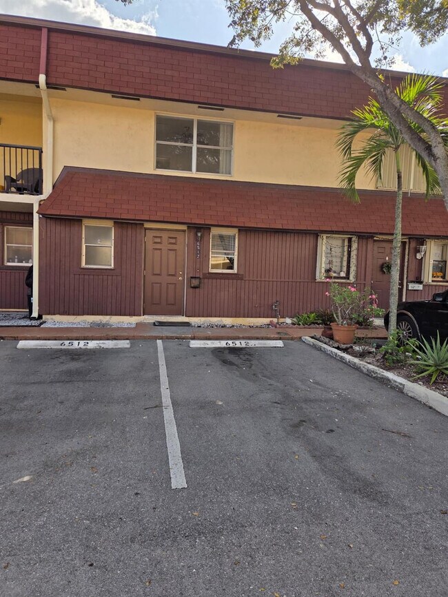 Photo - 6512 SW 41st Pl