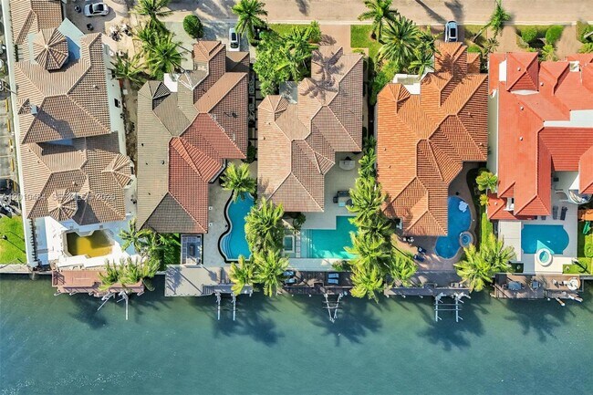 1575 Windjammer Way