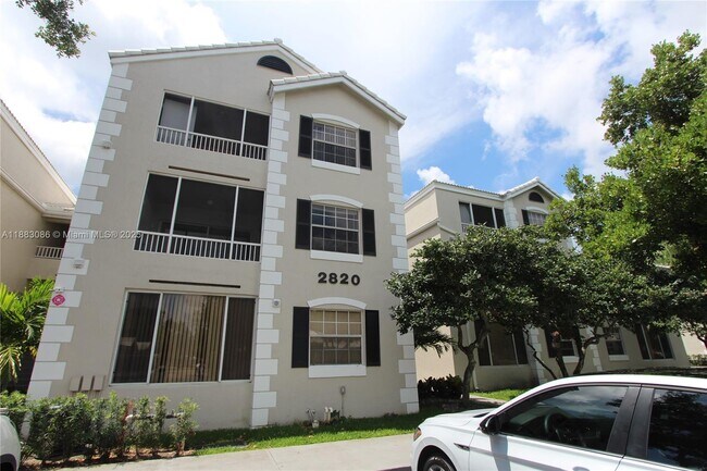 Building Photo - 2820 N Oakland Forest Dr Unit 109 Rental