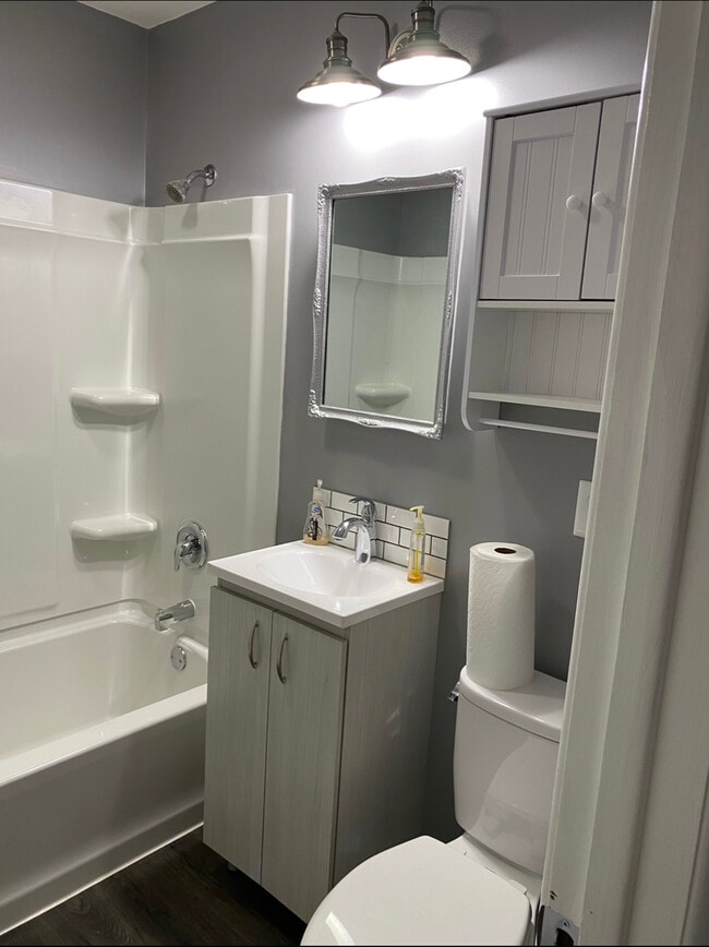 Building Photo - 217 South Park Rental