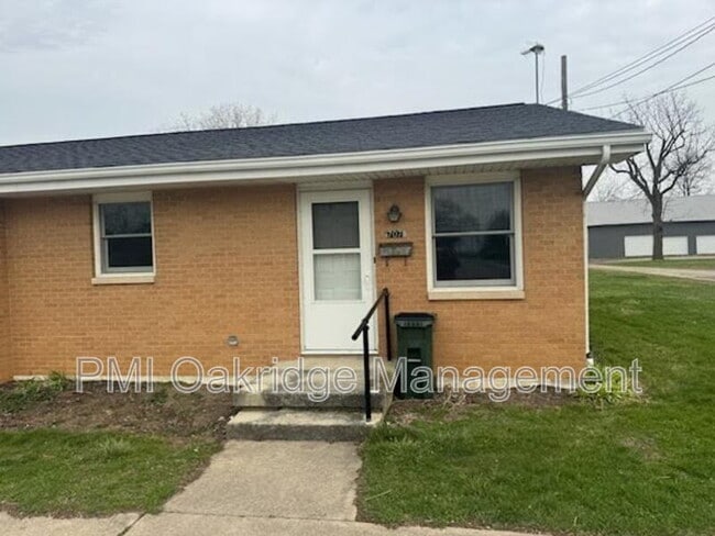 Building Photo - 707 N Center St Unit Apt A