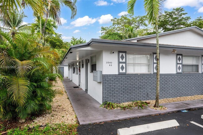 Building Photo - 5842 NW 23rd St Unit 1-4