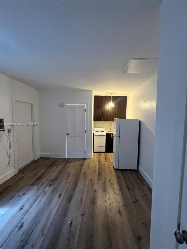 Photo - 2148 NW Flagler Terrace Unidad 9