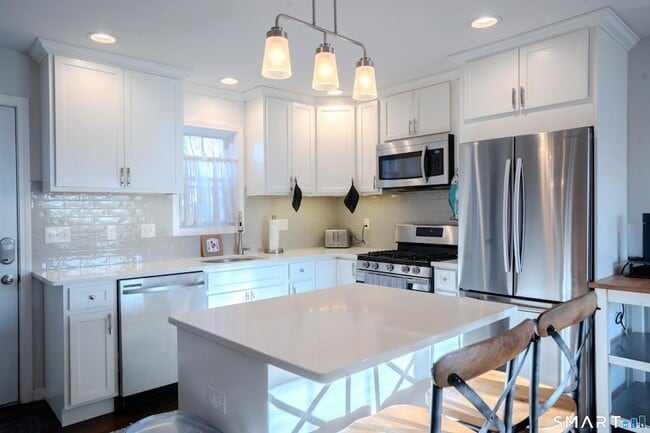 Photo - 348 Buckingham Ave