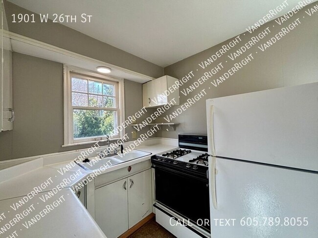 Photo - 1901 W 26th St