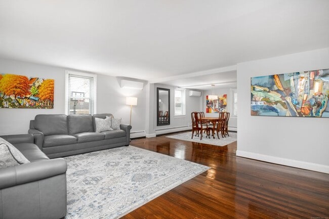 Photo - 1699 Boulevard