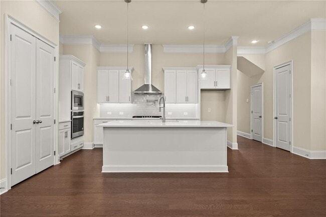 136 Village Green Ave