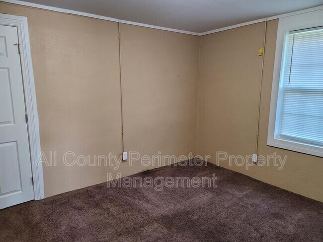 Photo - 2419 Monroe Ave