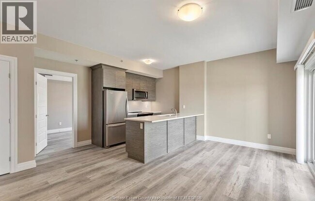 Photo - 955 Ouellette Ave Unité 205