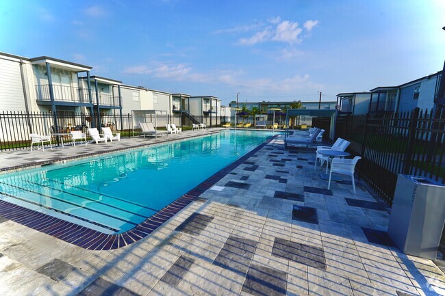 Pool - Summerfield Apartment Homes