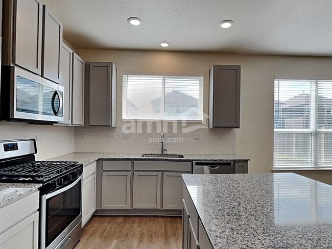 Photo - 2718 Meadowood Heights