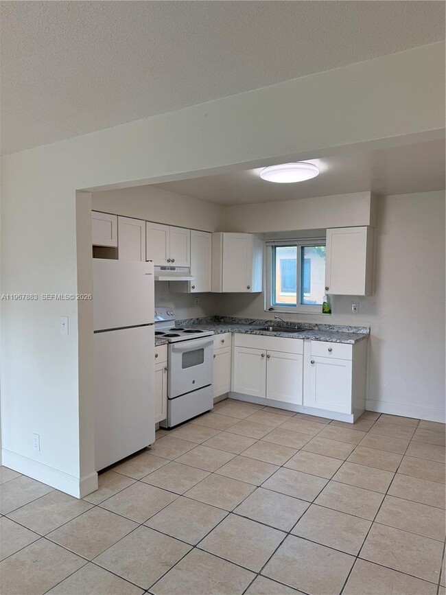 Photo - 4531 SW 32nd Ave Unidad 2