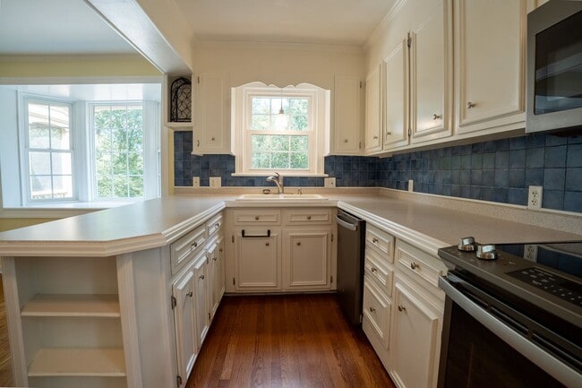Photo - 4716 Heritage Dr
