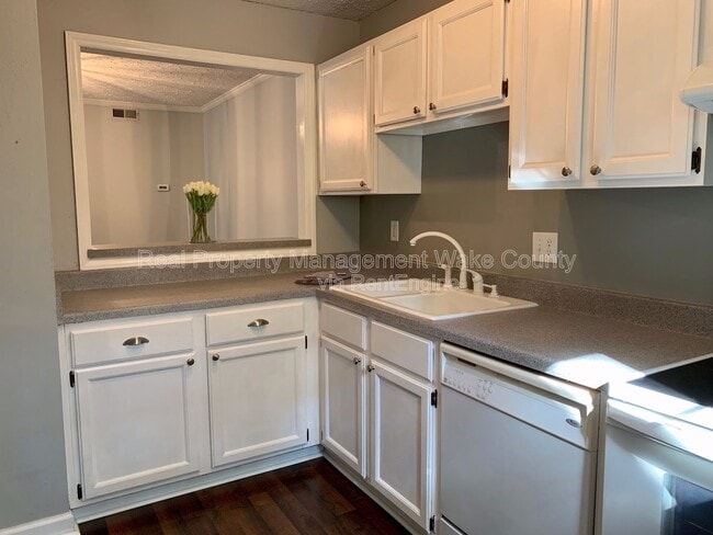 Photo - 203 Autumn Chase Dr