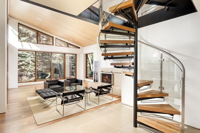 Photo - 575 Sneaky Ln