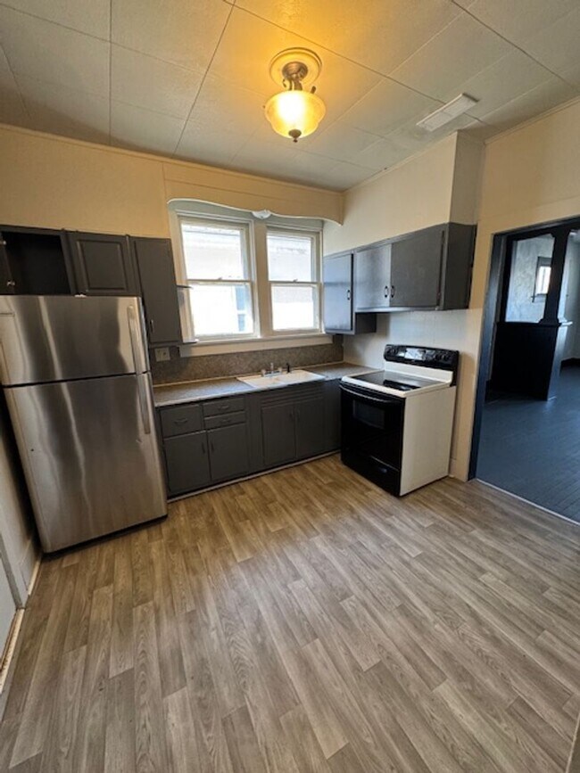 Photo - 3717 Barr St