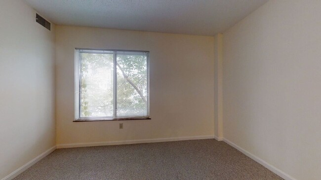 Building Photo - 348 Franklin St Unit 30 Rental