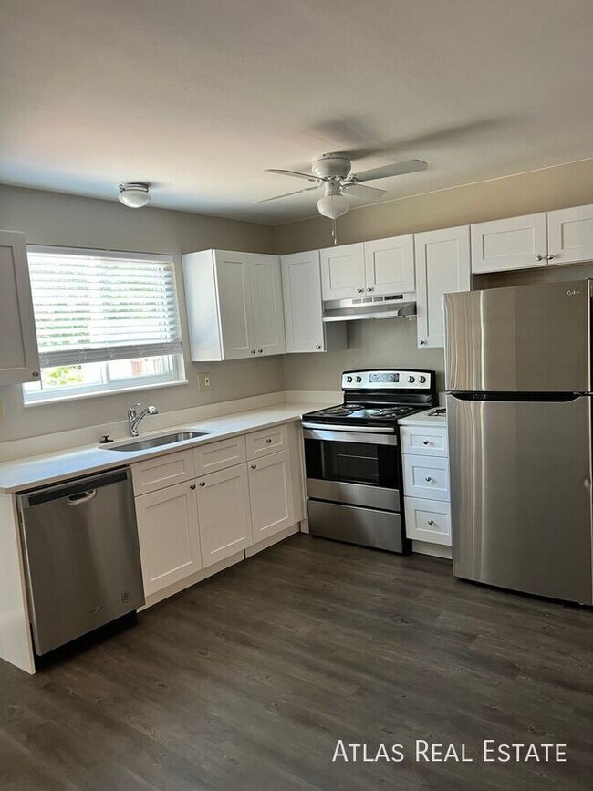 Photo - 11194 Forest Ave