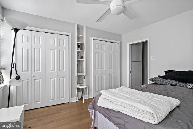 Photo - 2141 Montrose St