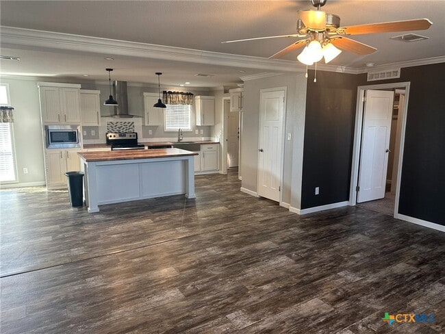 Photo - 908 N Henry St