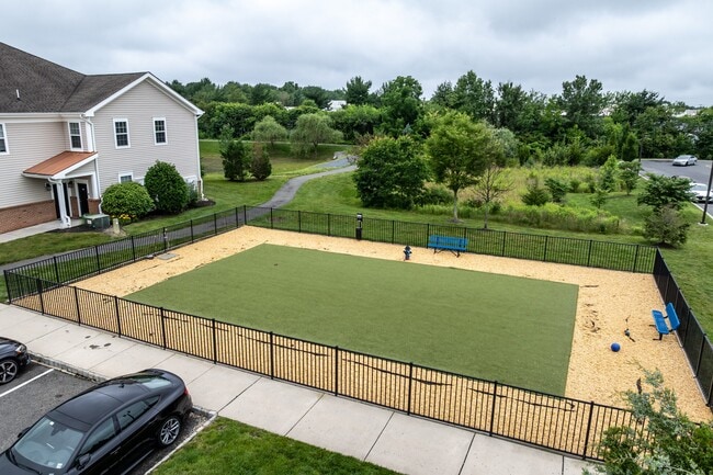 Photo - Barclay Glen Apartments