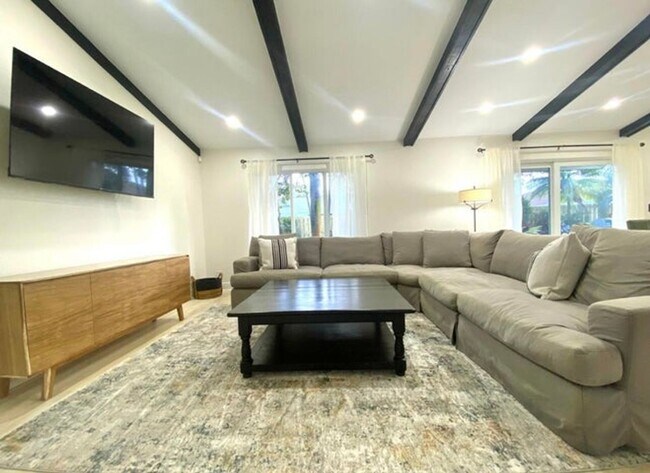 Photo - 556 SW 24th Ave