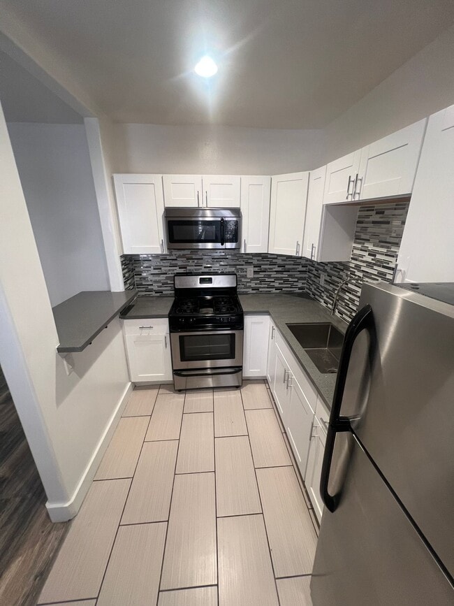 Kitchen - 2 - 307 N Rampart Blvd