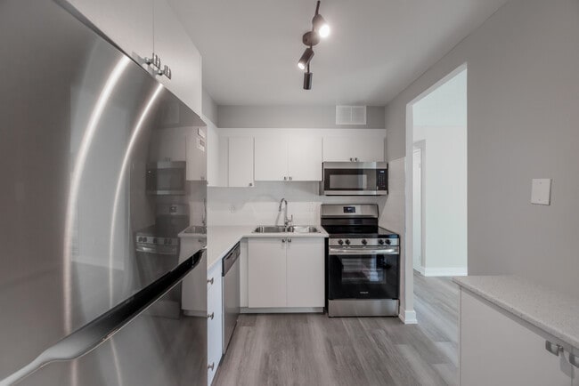3575 Kaneff Crescent